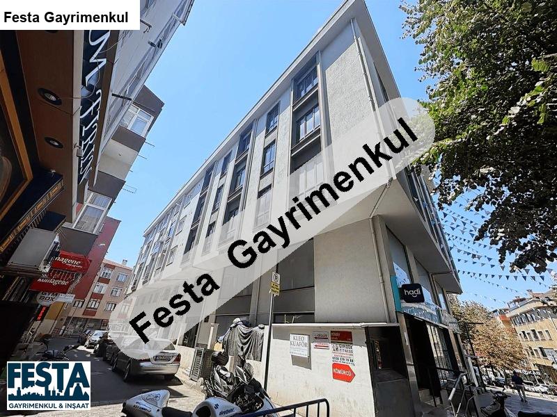 festa'dan metrobüs3dk yenibina teraslı asansörlü kiralık dubleks