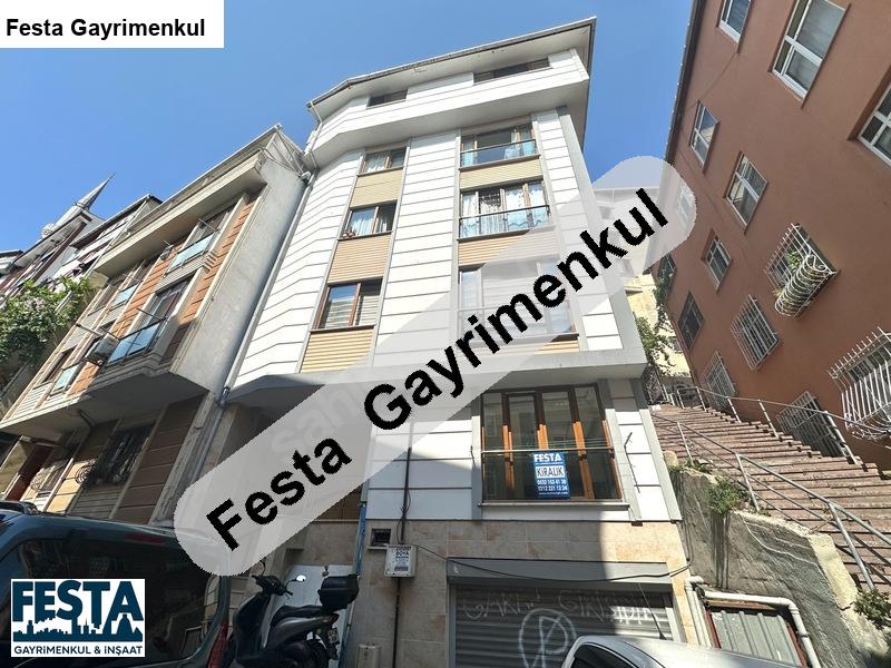 festa'dan metrobüse 5 dk yokuşsuz 2+1 kiralık daire
