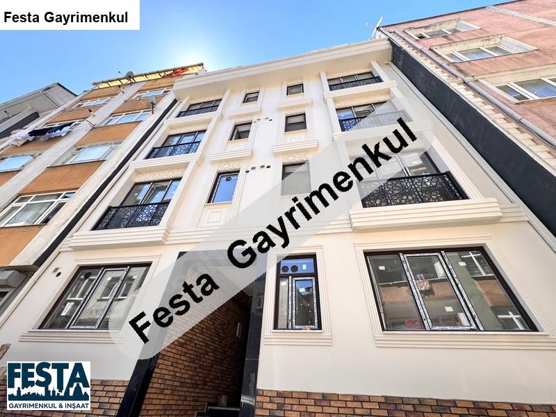 festa'dan ulaşıma 3dk 3+1 asansörlü 160m2 sıfır dubleks daire